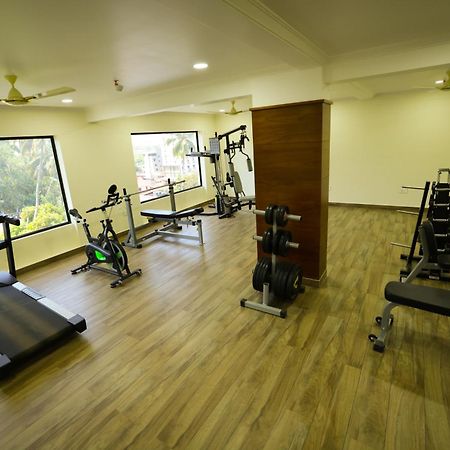Kkm International Hotel Thiruvananthapuram Buitenkant foto