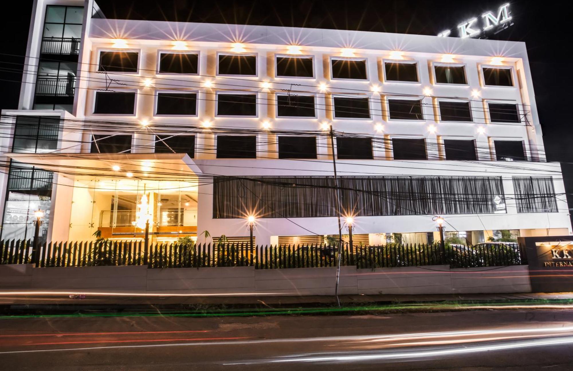 Kkm International Hotel Thiruvananthapuram Buitenkant foto